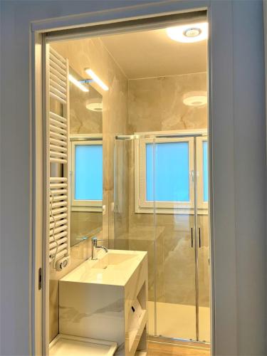 bagno-appartamento-WHITE